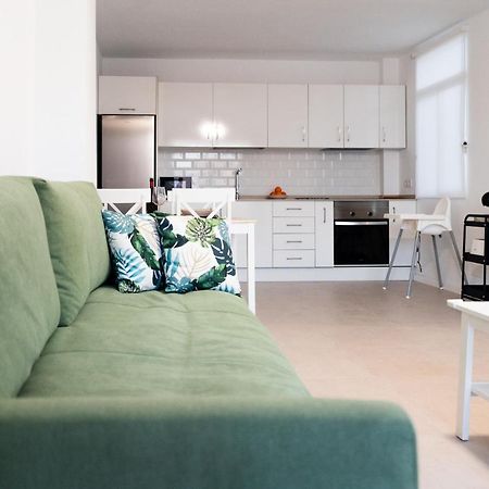 Homeforguest Atico Martina Con Terraza En Los Cristianos Лос-Крістіанос Екстер'єр фото