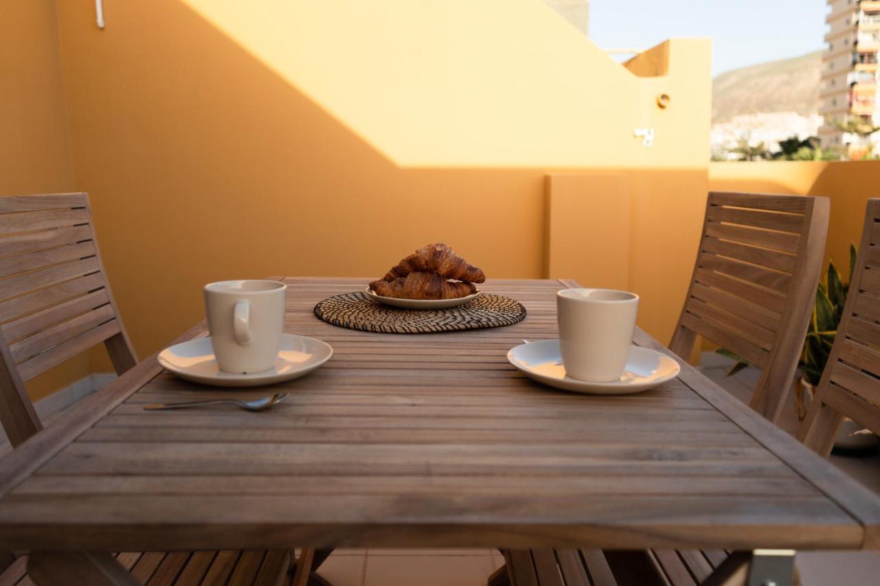 Homeforguest Atico Martina Con Terraza En Los Cristianos Лос-Крістіанос Екстер'єр фото