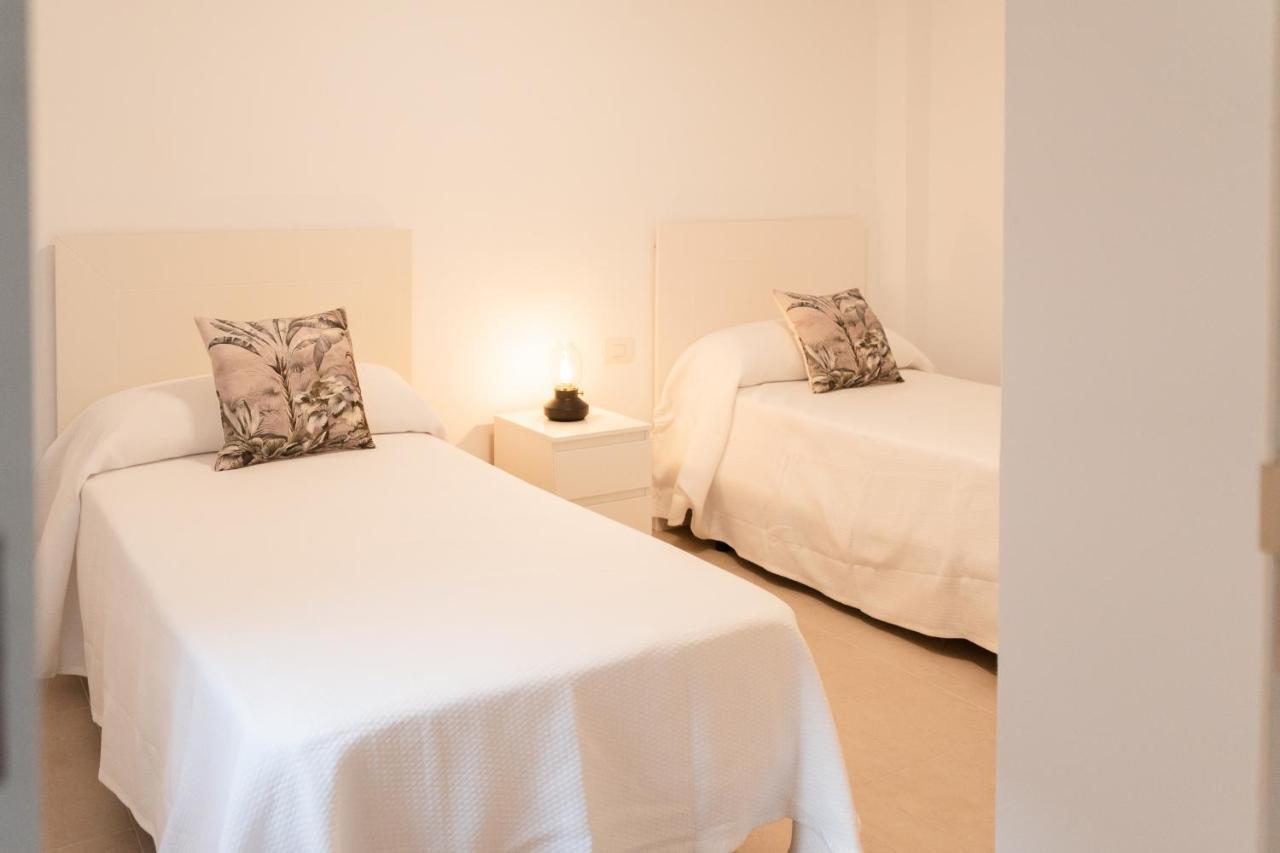 Homeforguest Atico Martina Con Terraza En Los Cristianos Лос-Крістіанос Екстер'єр фото
